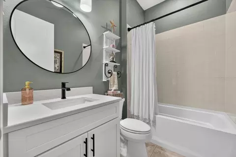 Bath - 13916 Messina Loop, Bradenton, FL 34211 photo 3 of 3