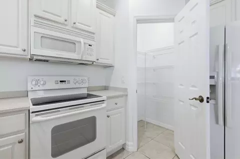 Kitchen - 11487 52nd Ct E, Parrish, FL 34219 photo 2 of 2