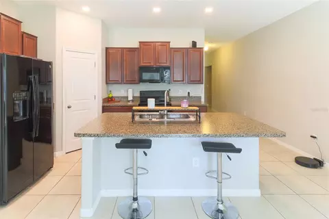 Kitchen - 135 Cascade Bend Dr, Ruskin, FL 33570 photo 3 of 3