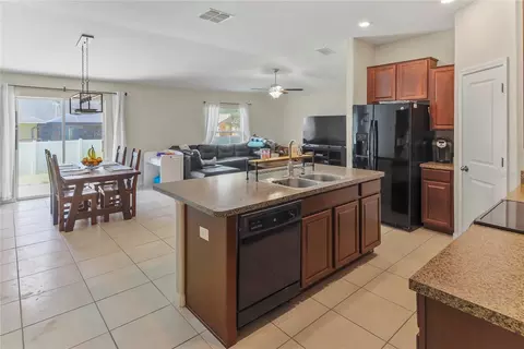 Kitchen - 135 Cascade Bend Dr, Ruskin, FL 33570 photo 1 of 3