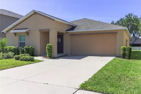 Exterior - 135 Cascade Bend Dr, Ruskin, FL 33570 photo 3 of 11