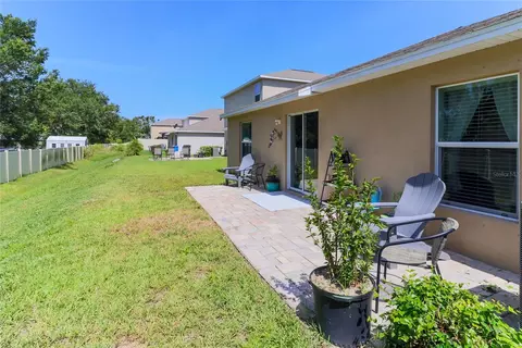 Exterior - 135 Cascade Bend Dr, Ruskin, FL 33570 photo 9 of 11