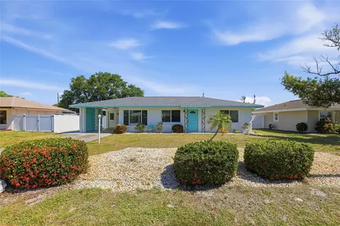 2101 Jo An Dr, Sarasota, FL 34231