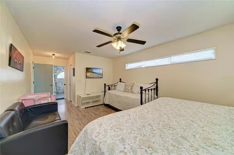 Bedroom - 6519 28th Ave E, Bradenton, FL 34208 photo 2 of 9