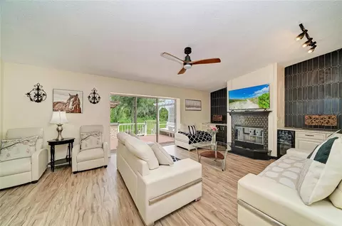 Living - 6519 28th Ave E, Bradenton, FL 34208 photo 5 of 8