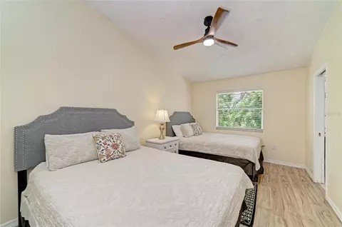 Bedroom - 6519 28th Ave E, Bradenton, FL 34208 photo 5 of 9