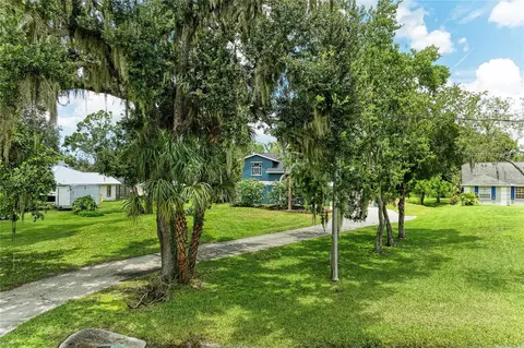 Exterior - 6519 28th Ave E, Bradenton, FL 34208 photo 5 of 16