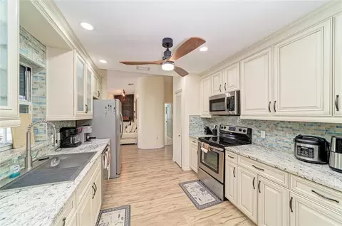 Kitchen - 6519 28th Ave E, Bradenton, FL 34208 photo 1 of 5