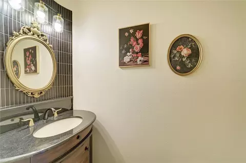 Bath - 6519 28th Ave E, Bradenton, FL 34208 photo 9 of 9