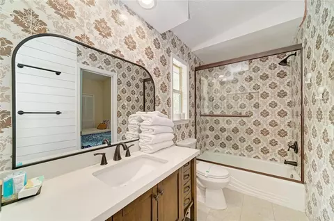 Bath - 6519 28th Ave E, Bradenton, FL 34208 photo 5 of 9