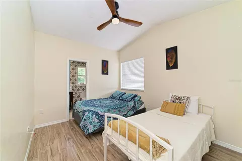 Bedroom - 6519 28th Ave E, Bradenton, FL 34208 photo 6 of 9