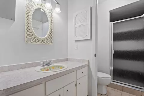 Bath - 519 64th Avenue Dr E, Bradenton, FL 34203 photo 2 of 2