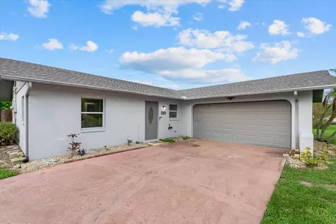 Exterior - 519 64th Avenue Dr E, Bradenton, FL 34203 photo 3 of 7