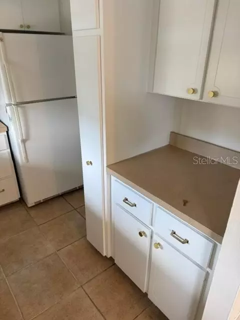 Kitchen - 2223 Sunset Dr #E24, Bradenton, FL 34207 photo 1 of 1