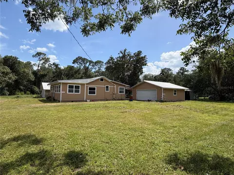 Exterior - 9929 Factory Ave, Hampton, FL 32044 photo 3 of 10