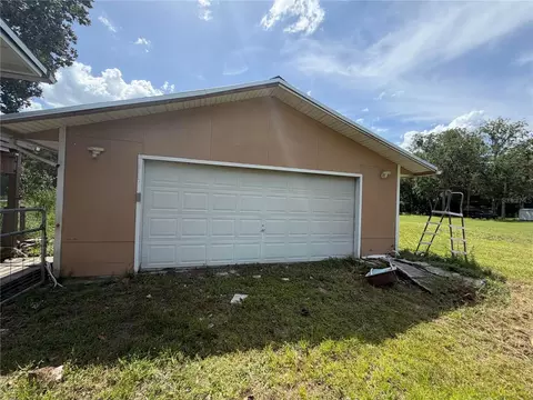 Exterior - 9929 Factory Ave, Hampton, FL 32044 photo 5 of 10