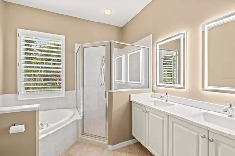Bath - 9405 34th Ct E, Parrish, FL 34219 photo 3 of 7