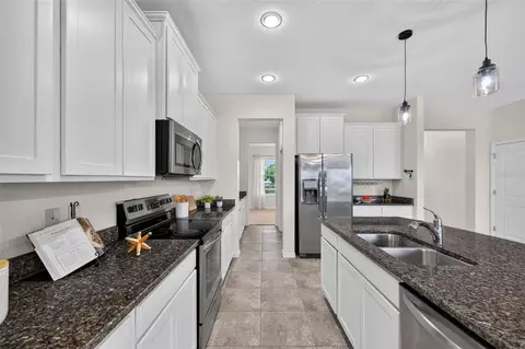 Kitchen - 6541 Devesta Loop, Palmetto, FL 34221 photo 3 of 3