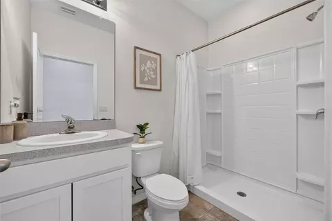 Bath - 6541 Devesta Loop, Palmetto, FL 34221 photo 1 of 5