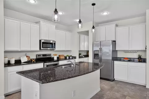 Kitchen - 6541 Devesta Loop, Palmetto, FL 34221 photo 2 of 3