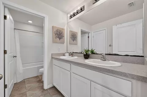 Bath - 6541 Devesta Loop, Palmetto, FL 34221 photo 5 of 5