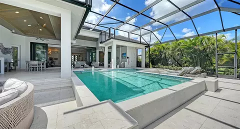 Exterior - 8339 Lucerne Loop, Bradenton, FL 34202 photo 7 of 13