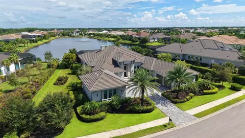 View/Area - 8339 Lucerne Loop, Bradenton, FL 34202 photo 1 of 8