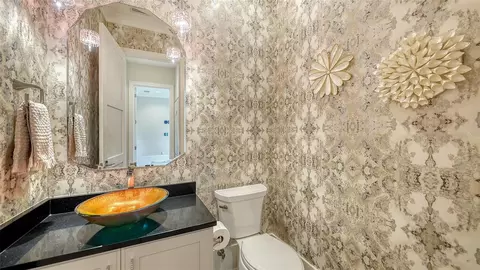 Bath - 8339 Lucerne Loop, Bradenton, FL 34202 photo 4 of 7