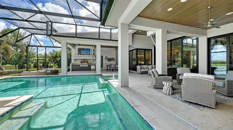 Exterior - 8339 Lucerne Loop, Bradenton, FL 34202 photo 9 of 13