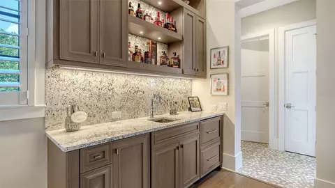 Kitchen - 8339 Lucerne Loop, Bradenton, FL 34202 photo 6 of 7