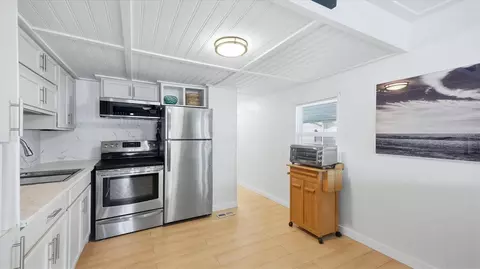 Kitchen - 4908 5th A St E, Bradenton, FL 34203 photo 4 of 5