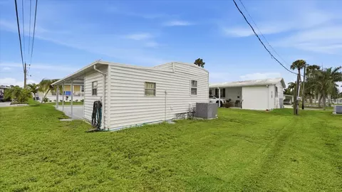 Exterior - 4908 5th A St E, Bradenton, FL 34203 photo 4 of 7