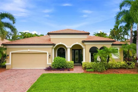 8059 36th Street Cir E, Sarasota, FL 34243
