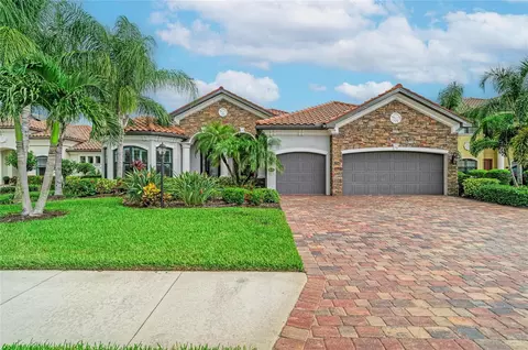 Exterior - 5660 Cloverleaf Run, Bradenton, FL 34211 photo 3 of 11