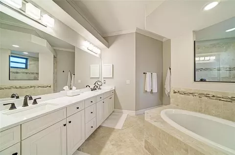Bath - 5660 Cloverleaf Run, Bradenton, FL 34211 photo 1 of 5