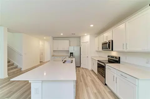 Kitchen - 12703 Blue Reflection Ave, Parrish, FL 34219 photo 5 of 7