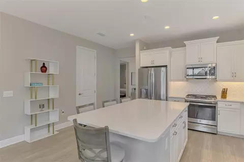 Kitchen - 4842 Willow Bend Ave, Parrish, FL 34219 photo 5 of 12