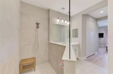 Bath - 4842 Willow Bend Ave, Parrish, FL 34219 photo 3 of 4