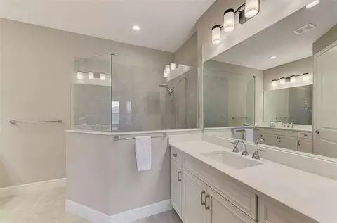 Bath - 4842 Willow Bend Ave, Parrish, FL 34219 photo 1 of 4
