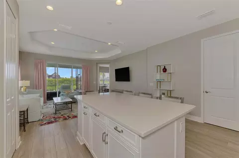 Kitchen - 4842 Willow Bend Ave, Parrish, FL 34219 photo 10 of 12