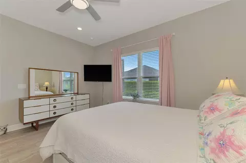 Bedroom - 4842 Willow Bend Ave, Parrish, FL 34219 photo 2 of 6