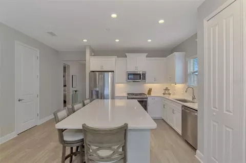 Kitchen - 4842 Willow Bend Ave, Parrish, FL 34219 photo 4 of 12