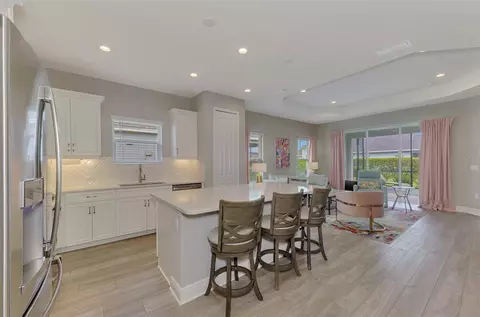Kitchen - 4842 Willow Bend Ave, Parrish, FL 34219 photo 7 of 12