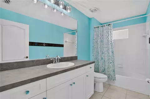 Bath - 4718 Forest Creek Trl, Parrish, FL 34219 photo 2 of 2