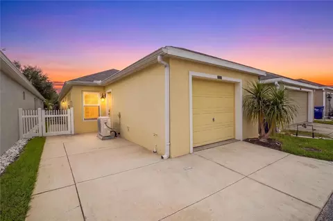 Exterior - 4718 Forest Creek Trl, Parrish, FL 34219 photo 5 of 10