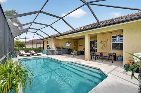 Exterior - 17009 1st Dr E, Bradenton, FL 34212 photo 9 of 12