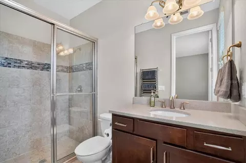 Bath - 17009 1st Dr E, Bradenton, FL 34212 photo 2 of 4