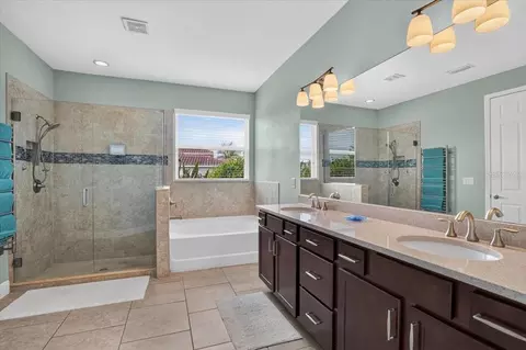 Bath - 17009 1st Dr E, Bradenton, FL 34212 photo 1 of 4