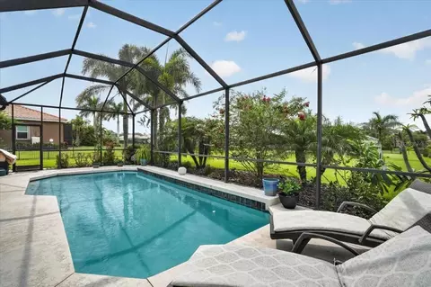 Exterior - 17009 1st Dr E, Bradenton, FL 34212 photo 8 of 12