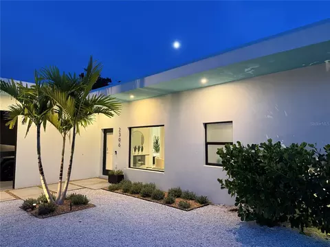 2306 Valencia Dr, Sarasota, FL 34239